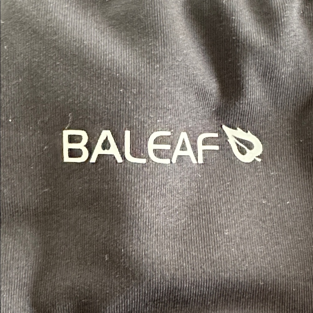 Baleaf shorts w/pockets - Picture 2 of 3